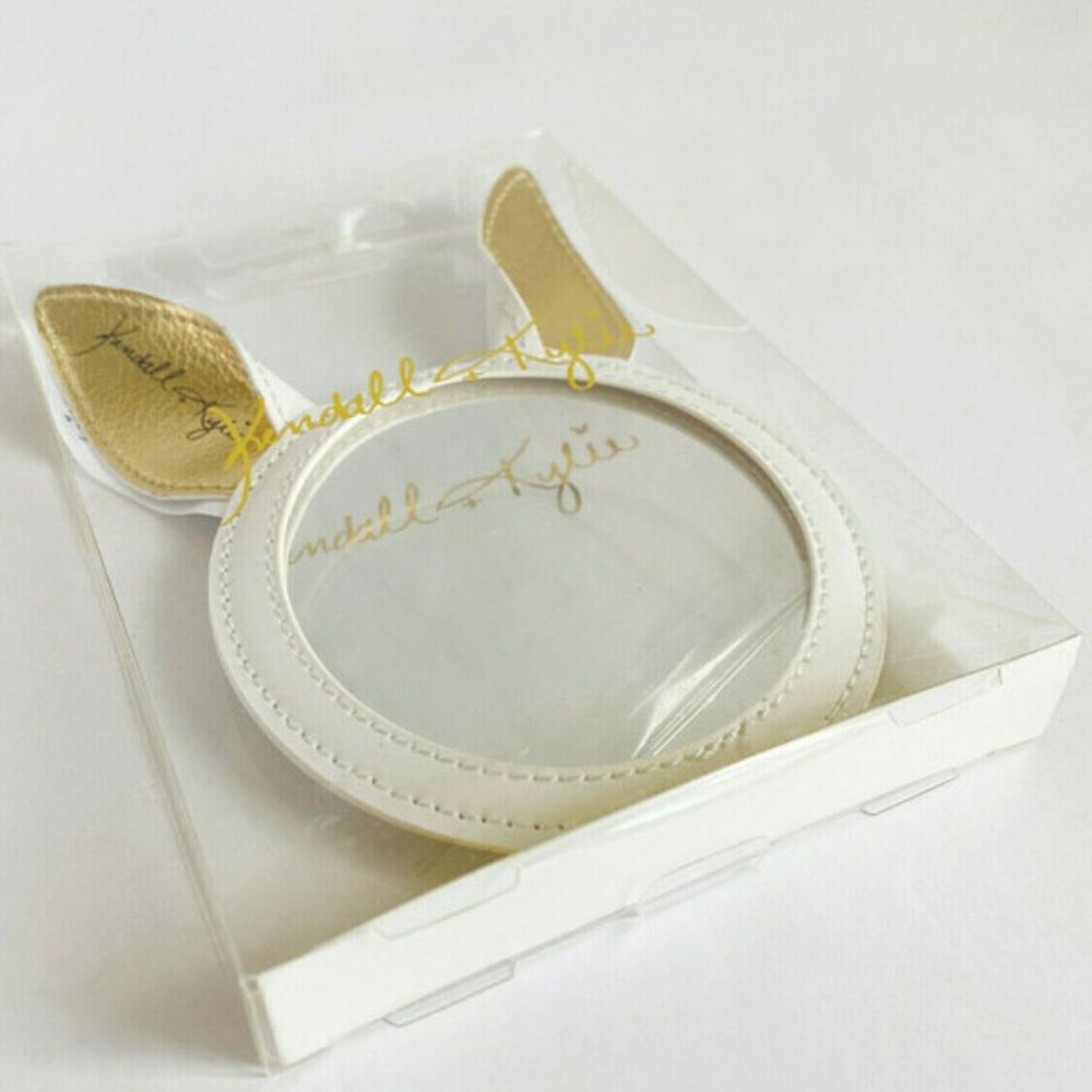 Kendall & Kylie Pocket Makeup Mirror - Picture 1 of 4